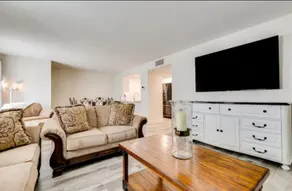 Modern Villa in Old Litchfield - Image 3