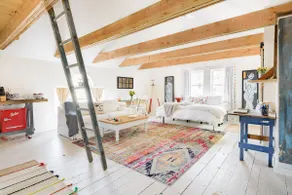 Rustic Loft Space with Distinctive Artistic Charm - Image 2