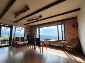 House with city view - Image 2