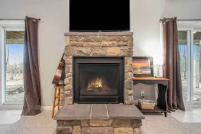 Round Lake Lodge W/ Pontoon Boat Rental - Image 3