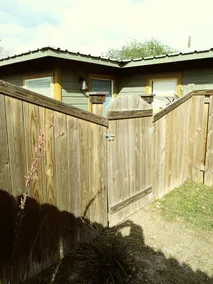 Freshly remodeled, completely updated 2 bed house - Image 4