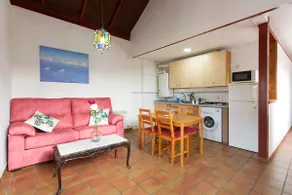 Luminous Alhambra view apartment in Albayzín - Image 4