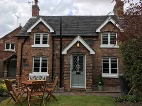 Cottage near to Alton Towers and the Peak District - Image 2