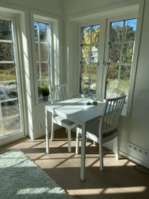 Beautiful guest house with private patio - Image 5