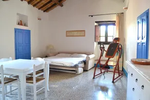 Attractive antique residence located in the inner - Image 4