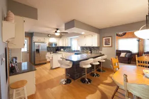 Sunset View Ranch 5-Bedroom House - Image 4