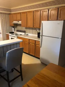 Spacious home close to UofI stadiums & Hessel Park - Image 3