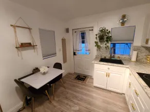 Tiny Hidden Cottage  - Image 5
