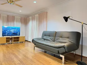 Hawker 4BR House（Air-Con, WiFi, Netflix, Parking） - Image 2
