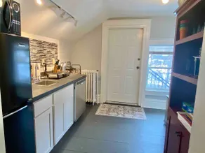 Crow's Nest - 2 bdrm apt near hospitals/downtown - Image 2