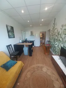 Apartment near the city center - Image 4