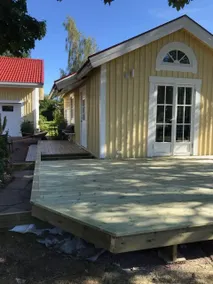Small yellow cottage in Central Mora - Image 3