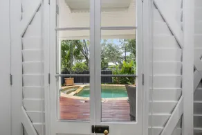 Understated Elegant Cottage in Port Douglas - Image 2