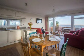 Sole Bay Lodge - Holiday Lodge with Sea Views - Image 5