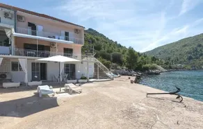 Apartment by the sea - Image 3