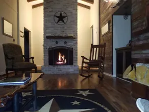Rustic Retreat-pet friendly home in great location - Image 5