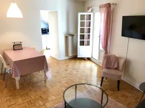Charming old Chinon apartment – Two bedrooms - Image 2