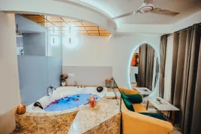 Nirvana with jacuzzi - Image 4