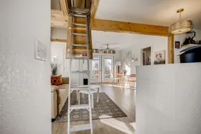 Central Park Charm |Stylish Guest Suite in Denver - Image 3