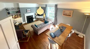 Beautiful city centre maisonette. - Image 2