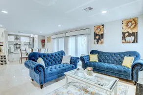 Luxury home with Pool and gym and RV parking - Image 2