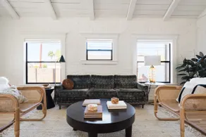 Elegantly Renovated Bungalow in a Historic District - Image 5