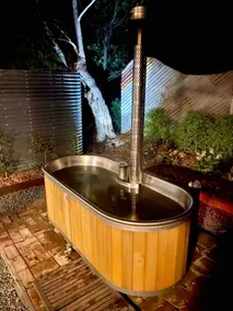 Country Cottage with Wood fired Hot tub - Image 3