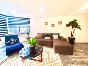 LARGE PENTHOUSE, COMPLETE APARTMENT 100% REMODELED EXPO ZONE - Image 4
