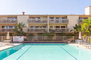 Beach, Tennis, Pool, Horse Racing, Music, Arts. - Image 3