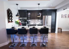 **Luxury 2BD Suite/Sauna** - Image 2