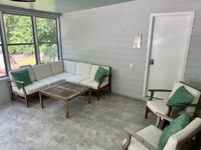 Guest Suite - 10 Minutes from Downtown - Image 3