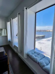 Centrally Located Suite w/ View of the Harbour - Image 4