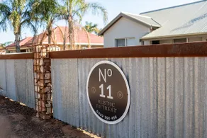 No 11 Rustic Retreat - Image 2
