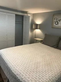 Spacious, private apartment in perfect location - Image 4