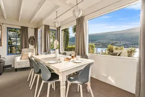 Sonnige Villa mit Seeblick - Image 3