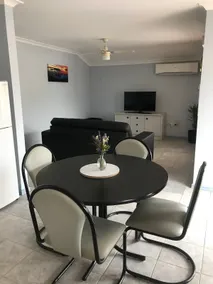 Guesthouse on Dolphin - Image 4
