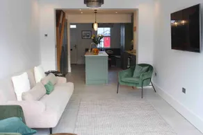 Modern Townhouse in the heart of Beaumaris - Image 4