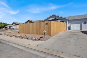 Cozy 3 Bed 2 Bath With Hot tub and patio fireplace - Image 3