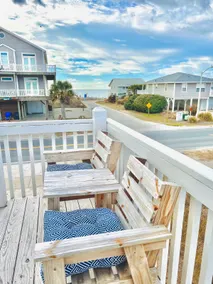 East End Cottage w/ Pool across street from Beach - Image 4