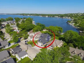 Blue Chair Retreat -New Lakefront Home - Image 3