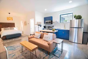 Modern Studio 75 heart of Atlanta Reynoldstown! - Image 2