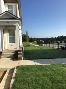 Oxford Condo-Minutes from Campus and Square - Image 2