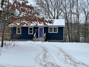 Little Blue Cabin: Summer Fun near Hudson - Image 2