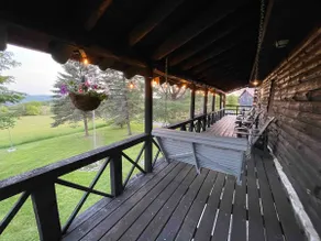 Newly renovated: Million Dollar Mountain View Getaway!! - Image 5