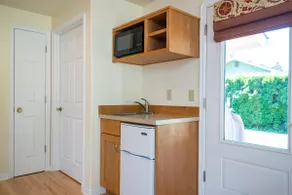Place to Stay in Quiet Neighborhood - Image 5