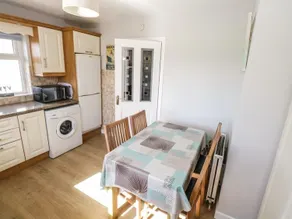 Cromlech Cottage - Image 3
