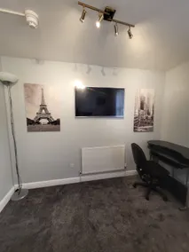 LOVELY & COSY FLAT WITH SELF CHECK-IN FACILITY - Image 3