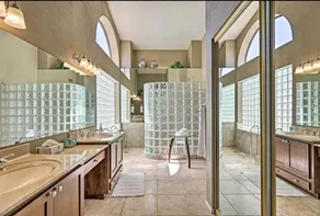 Luxury 4 Bed | Heated Pool | Outdoor TV | Sports - Image 4