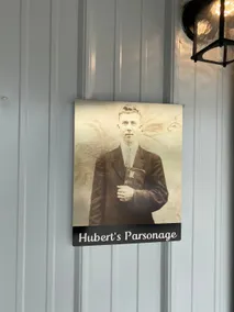 Lottie's: Huberts Parsonage: Spacious, on Route 66 - Image 3