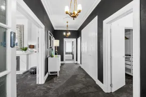 Art Deco elegance (apartment one - upstairs) - Image 4